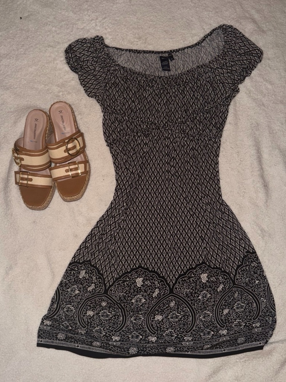 Max Edition Black and White Short Sleeve Printed Dress
